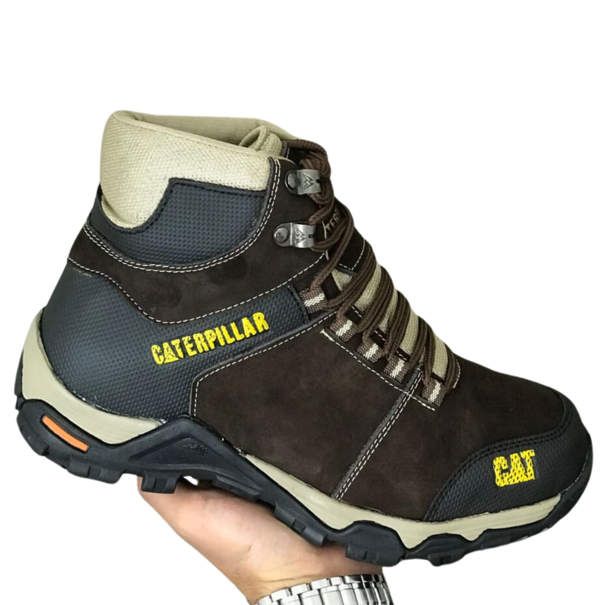 Botas Caterpillar Hombre O: La Mejor Elección para Durabilidad y Estilo Las Botas Caterpillar Hombre O son conocidas por su durabilidad y comodidad. Diseñadas para soportar las condiciones más difíciles, estas botas no solo son robustas, sino que también ofrecen un estilo único que se adapta a cualquier ocasión, ya sea en el trabajo o en tu día a día.  Durabilidad Inigualable Las Botas Caterpillar Hombre O están hechas para durar. Fabricadas con materiales de alta calidad, como cuero resistente y suelas de goma antideslizante, estas botas están diseñadas para ofrecerte años de uso confiable. Además, muchos modelos incluyen características como puntera de acero, ideal para quienes buscan un calzado que combine seguridad y estilo.  Estilo y comodidad Además de ser resistentes, las Botas Caterpillar Hombre O ofrecen un estilo inconfundible. Su diseño robusto y versátil las convierte en una opción ideal para cualquier situación, desde un entorno laboral hasta una salida casual. Y no podemos olvidar la comodidad que ofrecen, lo que las hace perfectas para largos días de uso.  Precio de Botas Caterpillar O y Ofertas Uno de los factores más importantes al elegir Botas Caterpillar Hombre O es el precio. En Onlineshoppingcenterg, te ofrecemos Botas Caterpillar Hombre O a precios competitivos, asegurando que obtendrás un excelente valor por tu dinero.